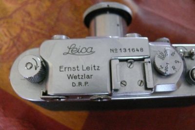 Leica III - dessus côté gravure
