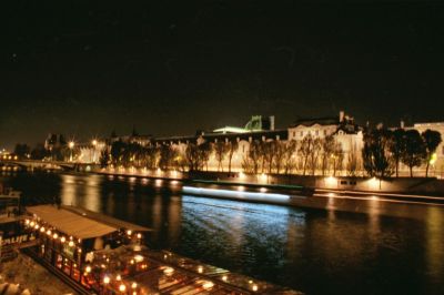 Quais de Seine
Boitier : Canon AE-1 Program + Canon 28mm f/2.8
Film : Fujifilm Superia 1600
