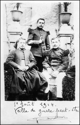 01 août 1914 mon arrière grand-père photographie ses fils en permission.
