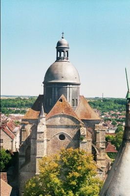 Quiriace depuis César
La collégiale Saint Quiriace vue depuis la tour César, Provins, 4 août 2007. Zenit 11 / Helios 44M-4 (58mm), Fuji Superia 200
Mots-clés: architecture monument religion église collégiale provins quiriace