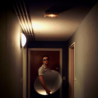 Self P
Devant la porte de mon appartement.
Mots-clés: self autoportrait 