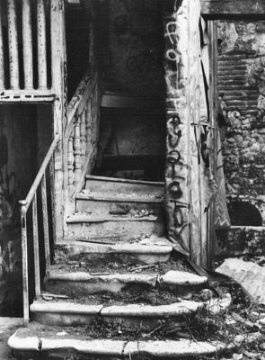 en route vers la destruction
immeuble en ruines
50mm & Kodak 125
