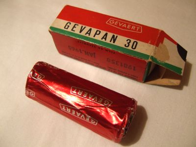 gevapan
http://35mm-compact.com/album/albums/edit/preview_3d67a20f.JPG
Mots-clés: pellicule