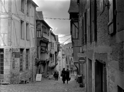 Dinan
