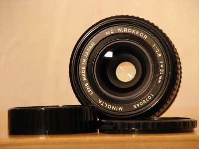 35mm
Minolta MC W.ROKKOR 35mm f/1:2,8
Comme neuf avec bouchon avant et arrière
35€ fdp out
