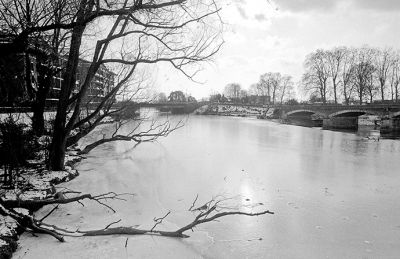 Contax IIa - Zeiss Biogon 21mm f/4,5 - Ilford HP5+ & LC29
