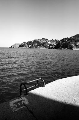 Contax IIa - Zeiss Biogon 21mm f/4,5 - Rollei Retro 80S
