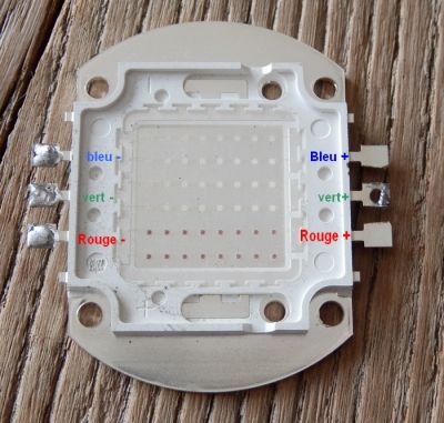 Mots-clés: chip led RVB cathode séparée