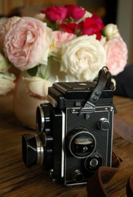 Sangle refaite
Mots-clés: Rolleiflex 3,5F