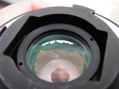 Décollement de lentilles sur un groupe arrière de Micro-Nikkor f2,8/55mm
