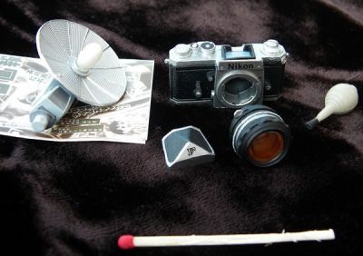 Mini Nikon Glico

