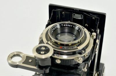 Zeiss Ikon Super Ikonta 530/2  Carl Zeiss Iena Tessar  4,5 f=10,5cm
