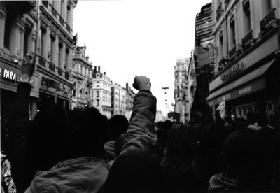 rage.
Lyon, Place des Terreaux, le 05.02.2009, 14h15. Temps couvert.
Canon AE-1 Program, Ilford FP4 Plus.
Mots-clés: manifestation lyon février 2009 université foule révolte