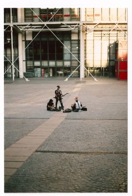 le rock de nos jours
rock Beaubourg
Mots-clés: rock Beaubourg