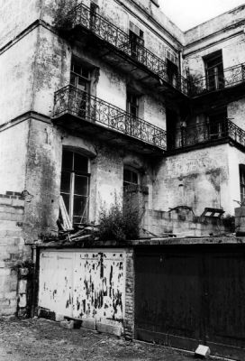Cassel_5.jpeg
04/07/2003 Cassel (FR), Dynax 4 , 28-80 , HP5+, dev.+tirage produits et papier Ilford, Opemus 6.
