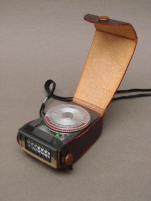 Sekonic Auto Lumi L-86 (habillée)
