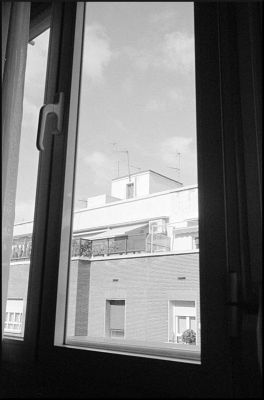 Par la fenêtre...
