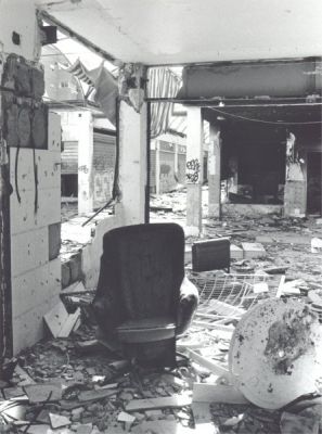 sanjuan-pl2.jpg
Commerce désafecté.
