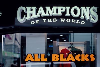 Champion Of The World
PLD135.10.FILM00.102.10 - Velvia 100F - EOS1V - 100/2.8 - 1/125 - 3.5 - Correction 0
Novembre 2006 - Aukland's center town in New Zealand
Mots-clés: Ambiance