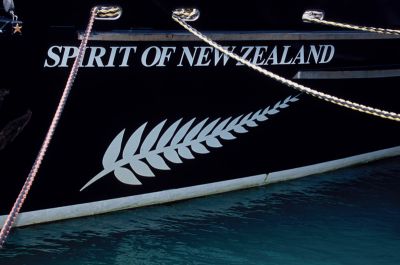 Spirit Of New Zealand
PLD135.09.FILM00.101.36 - Velvia 100F - EOS1V - 105mm - 1/160 - 5.0 - Correction -1
Novembre 2006 - Aukland's harbour in New Zealand
