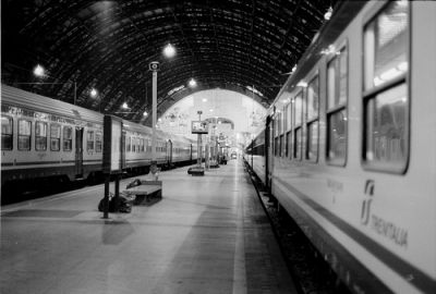 Milano Centrale
La gare de Milan avec le Contax Aria et Ilford FP4+ 125
Mots-clés: Milano Centrale gare ilford