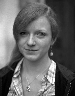 Emilie
EOS 33 50mm 1,8 tri-x
