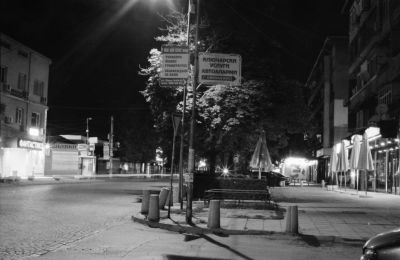 Mon quartier
Canon A1 - zoom Tokina 28-70 - Tri X 400 développé à l'ultrafin 
