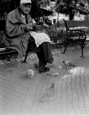 Sofia - place Ste Sophie
FED 2d - Tri X 400 - 1/60 à 5.6

