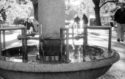 Sofia - place Ste Sophie
FED 2d - Tri X 400 - 1/100 à 8
