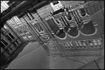Reflet en diagonal
Janvier 2011
Londres
Victoria and Albert Museum
Minolta x500
HP5 @400 LC-29
Epson v300
