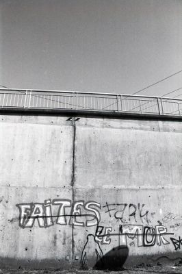 Nikon F3 HP, Nikkor 28-85mm f/3.5-4,5 ais, Fuji Acros 100 à 80 ASA, Perceptol en stock
