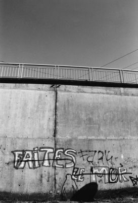 Nikon F3 HP, Nikkor 28-85mm f/3.5-4.5 ais, Fuji Acros 100 à 80 ASA, Perceptol en stock, Tetenal TT RC Vario 310 grade 4
Mots-clés: tag, graf