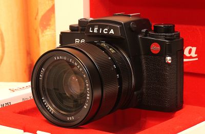 Leica R6
Leica R6 + Vario-Elmar R 35-70 1:3.8
Mots-clés: Leica R6