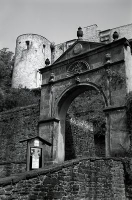 Bad Munstereifel - porte du château
Photo prise avec une Linhof Technika 70 / Tessar 100mm
Rollei Retro 80s / 1/125 à f:11
Mots-clés: Linhof