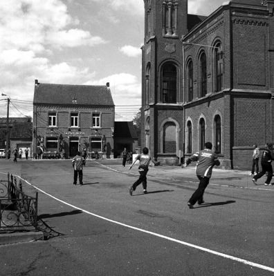 Balle pelote
Pilot Super + Pilotar 2.8 7,5cm
Ilfprd FP4+ / Rodinal 1+50 / 16' à 19°C
Mots-clés: Pilot super
