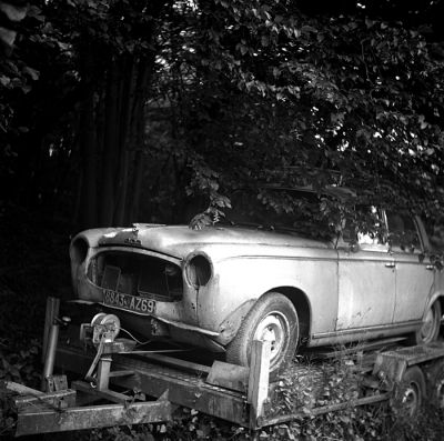 Deux véhicules abondonnés
Rolleicord Ia de 1936 - FP4+ développé  11'25" à 20,5°C
Mots-clés: Véhicules abandonnés Rolleicord