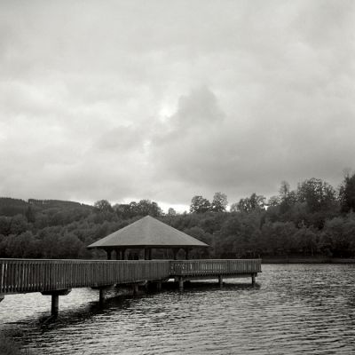Lac de Vielsalm
Rolleiflex automat I
Ilford FP4+ f:4.5 à 1/50
LC29 1+29, 12' à 20°C
Mots-clés: Lac Vielsalm