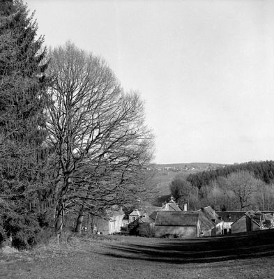 Château de Hodbomont
Yashica 44 LM
EFKE R 100 - Ilford ID11 1+1 14'30" à 20,5°C
f:11 à 1/125
Mots-clés: Hodbomont Yashica LM 44 Efke R100