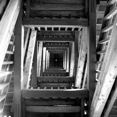Escalier - tour panoramique de Berinzenne
Photo prise avec un Yashica Mat 124-G, Ilford FP4+ 125ASA, 10'20" à 21,5°C
Mots-clés: Escalier Berinzenne