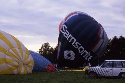 Ballons 4
Contax RTSII - Zeiss planar 50mm - Ektachrome 100
Mots-clés: Ballons