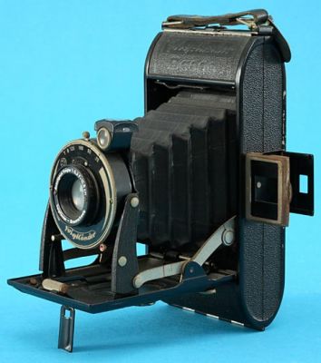 Voigtlander Bessa 6.3
Folding 6x9 de 1935.
Voigtar 1:6.3 10,5cm
Obturateur 25 - 125 + B, T
Mots-clés: Voigtlander Bessa 1935
