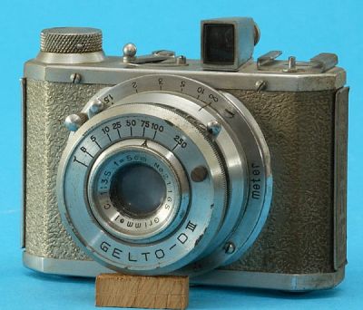 Gelto DIII
Appareil compact japonais pour film 127 - objectif Grimmel 50mm f 1:3.5 
Mots-clés: Gelto DIII Grimmel