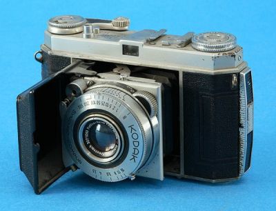 Kodak Retina 1a
Appareil compact de 1949 pour film 135
Schneider-Xenar 50mm F:1/3.5
Mots-clés: Kodak Retina 1a Xenar Schneider
