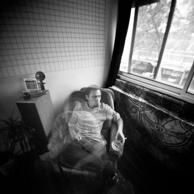 Noon-autoportrait
Noon Pinhole - TriX 400@200 - Scan de néga
Mots-clés: Noon pinhole TriX 400@200 autoportrait