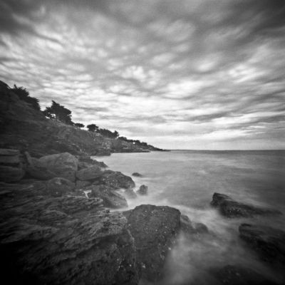 Nuages - côte de Jade
Noon pinhole - PanF+ 50@ - Scan de néga 
Mots-clés: Noon pinhole PanF+ mer nuages