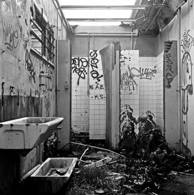 Anciens abattoirs
Mamiya C300 80mm Sekkor
Fomapan
Scan de néga
Mots-clés: friche, Mamiya, C330, Fomapan, 120