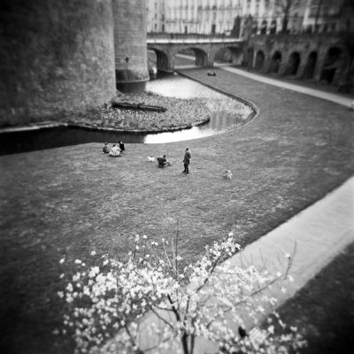 Douves
Holga - Superpan 200@
Mots-clés: Holga 120 street