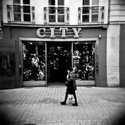 Madame Holga à la grand' ville
Holga - superpan 200@
Mots-clés: Holga street