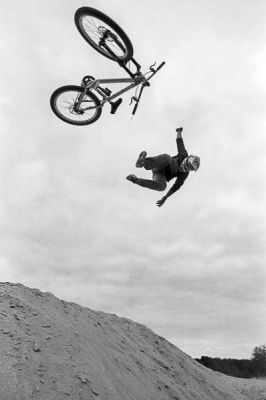 bmx
Nikon FE2 24mm - Adox Silvermax
Mots-clés: Nikon FE2