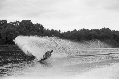 Slalom
Nikon FE2 50mm - Adox Silvermax 100@
